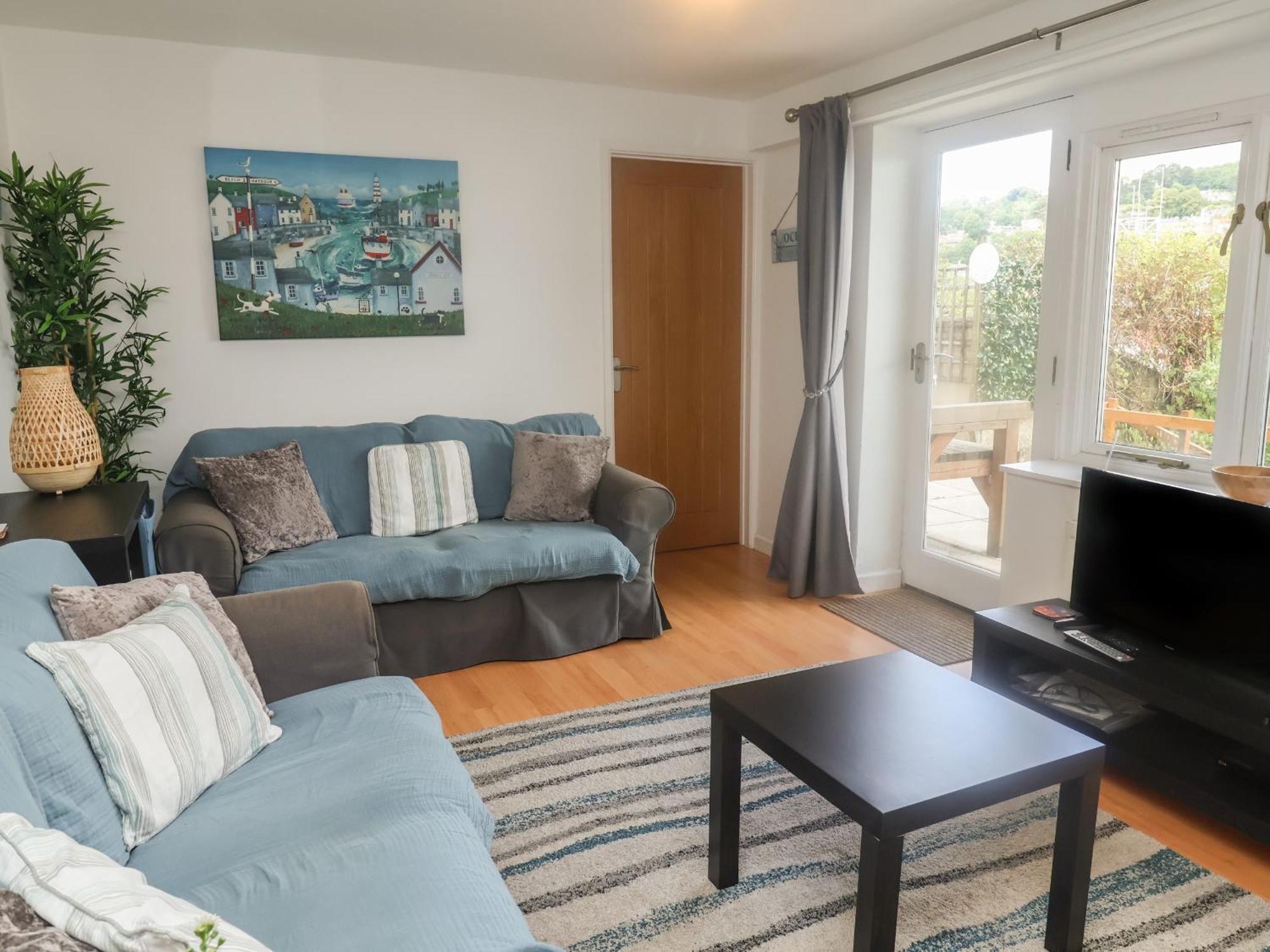 Bay View Apartment Лайм Риджис Екстериор снимка